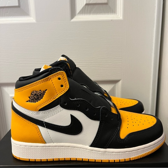 Nike Air Jordan 1 Retro High OG ‘Taxi’ GS Size 6.5Y 575441-711 - Picture 4 of 13
